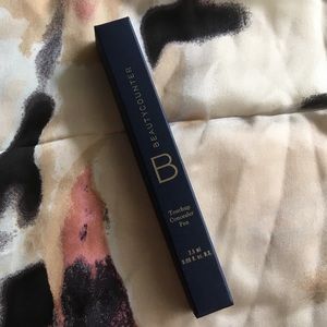 Beautycounter Touchup pen in fair